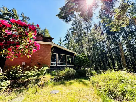 10115 Morris Blvd, Steilacoom, WA 98388