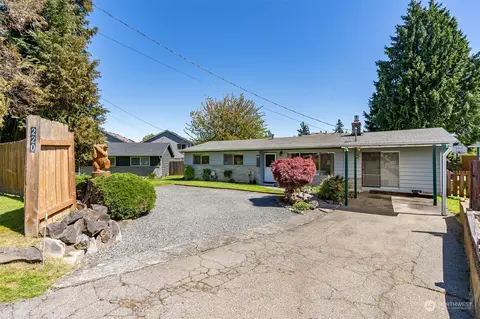 220 209th St SW, Lynnwood, WA 98036