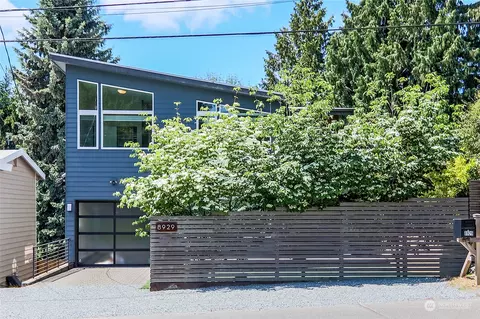 8929 Meridian Ave N, Seattle, WA 98103