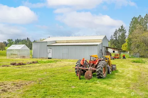 Exterior - 926 King Rd, Winlock, WA 98596 photo 5 of 14