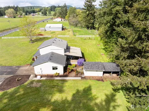 Exterior - 926 King Rd, Winlock, WA 98596 photo 8 of 14