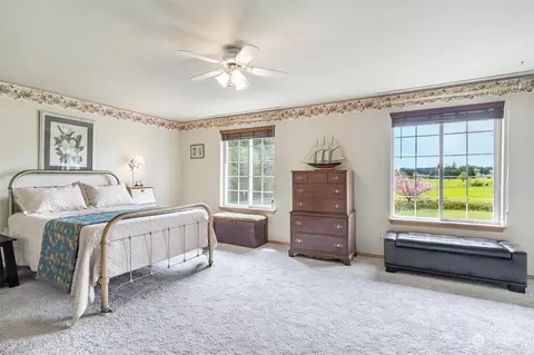 Bedroom - 926 King Rd, Winlock, WA 98596 photo 2 of 3