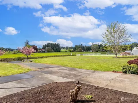 Exterior - 926 King Rd, Winlock, WA 98596 photo 12 of 14