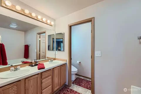 Bath - 15215 50th Ave SE, Everett, WA 98208 photo 1 of 3