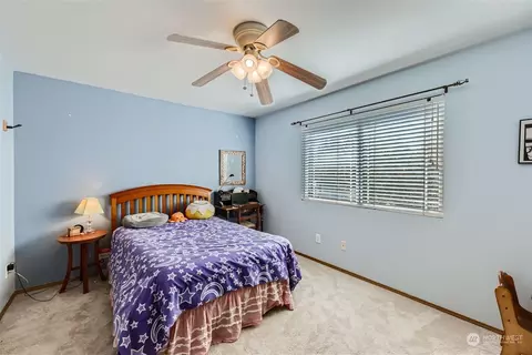 Bedroom - 15215 50th Ave SE, Everett, WA 98208 photo 4 of 4