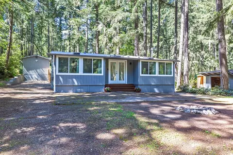 10416 Vantage Dr, Anderson Island, WA 98303