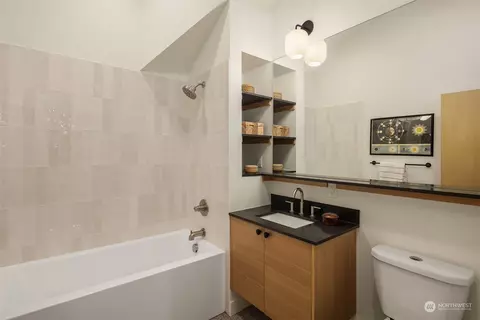 608 18th Ave E #B, Seattle, WA 98112 photo 18