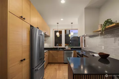 608 18th Ave E #B, Seattle, WA 98112 photo 8