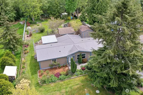5093 NE Wild Coyote Way, Hansville, WA 98340