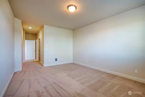 Bedroom - 494 Big Leaf Loop, Sequim, WA 98382 photo 4 of 4