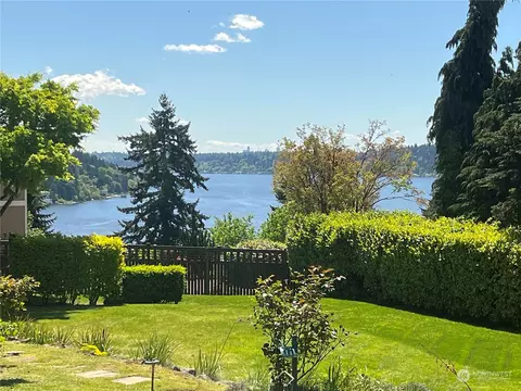 6235 NE 184th St, Kenmore, WA 98028