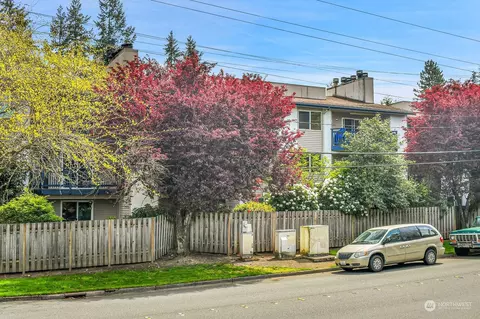 12303 SE 60th St #2C, Bellevue, WA 98006
