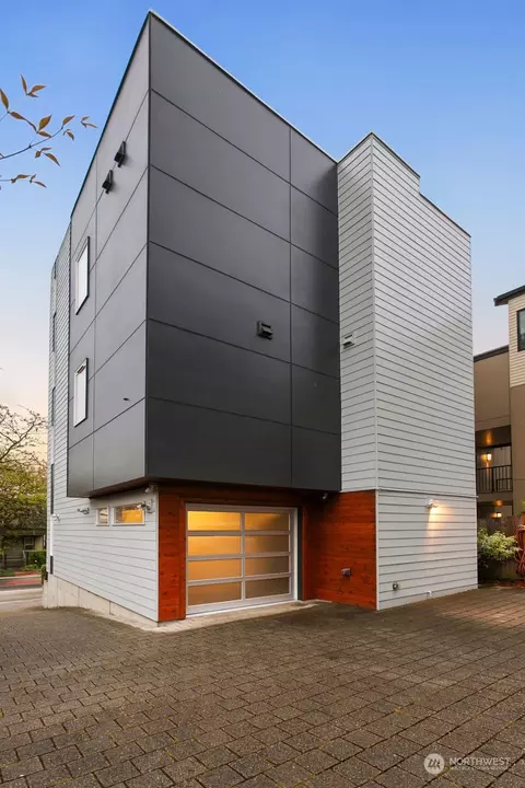 225 23rd Ave E, Seattle, WA 98122 photo 27
