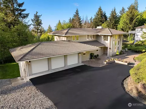 2430 Squak Mountain Loop SW, Issaquah, WA 98027