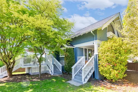 6017 Lake Washington Blvd SE, Bellevue, WA 98006