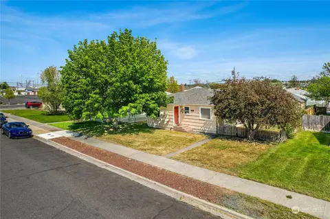 1113 W Gem Ave, Moses Lake, WA 98837