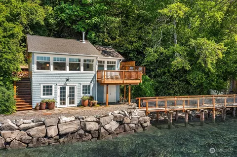 16917 Cove Walk SW, Vashon, WA 98070