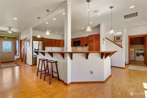 Entry Way - 117 Garrett Loop, Chehalis, WA 98532 photo 4 of 4