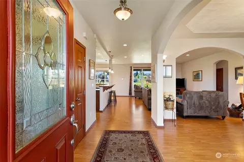 Entry Way - 117 Garrett Loop, Chehalis, WA 98532 photo 1 of 4