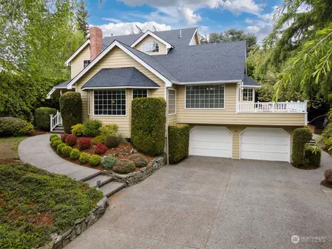 319 Fieldston Rd, Bellingham, WA 98225