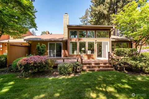 3821 Fairmont Ln NW, Olympia, WA 98502
