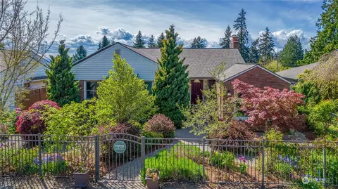 11729 Palatine Ave N, Seattle, WA 98133