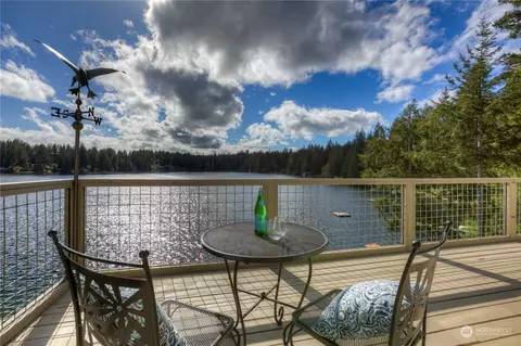 2131 E Mason Benson Rd, Grapeview, WA 98546