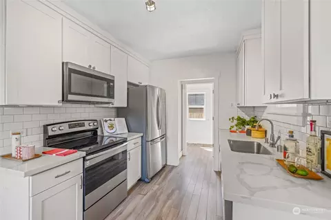 Kitchen - 9621 60th Ave S, Seattle, WA 98118 photo 1 of 2