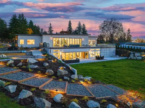 18005 10th Ave NW, Shoreline, WA 98177