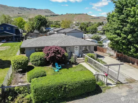 1422 Pershing St, Wenatchee, WA 98801