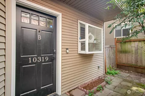 10319 Midvale Ave N #B, Seattle, WA 98133