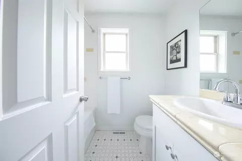 315 Dewey Pl E, Seattle, WA 98112 photo 24