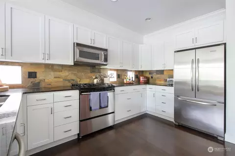 315 Dewey Pl E, Seattle, WA 98112 photo 8