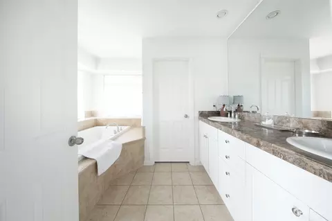 315 Dewey Pl E, Seattle, WA 98112 photo 19