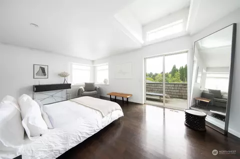 315 Dewey Pl E, Seattle, WA 98112 photo 17