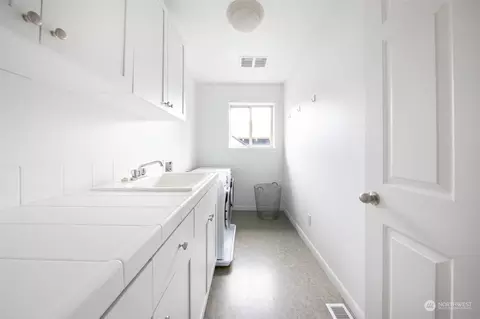315 Dewey Pl E, Seattle, WA 98112 photo 25