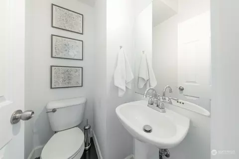 315 Dewey Pl E, Seattle, WA 98112 photo 16