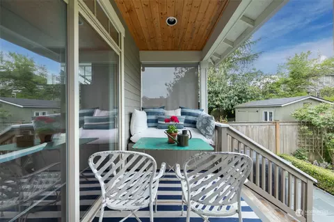 315 Dewey Pl E, Seattle, WA 98112 photo 14