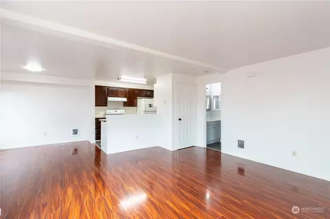 Living - 2902 13th St #3D, Everett, WA 98201 photo 1 of 8