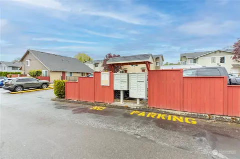 Exterior - 2902 13th St #3D, Everett, WA 98201 photo 7 of 7