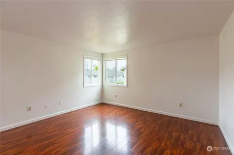 Living - 2902 13th St #3D, Everett, WA 98201 photo 8 of 8