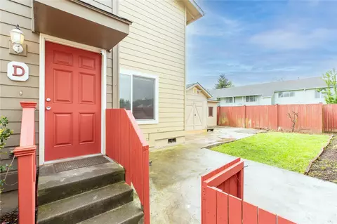 2902 13th St #3D, Everett, WA 98201
