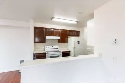 Kitchen - 2902 13th St #3D, Everett, WA 98201 photo 2 of 3