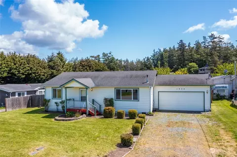 1034 Shawn Ave, Oak Harbor, WA 98277