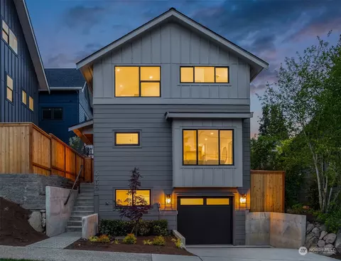 2206 NE 70th St, Seattle, WA 98115