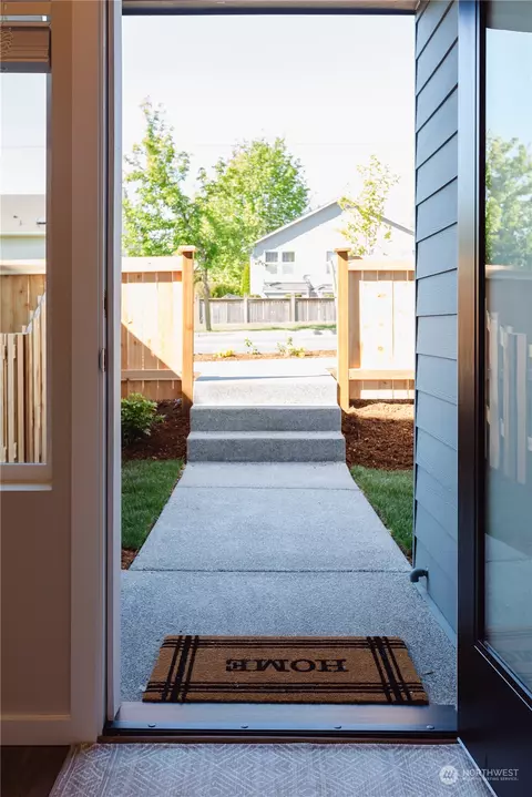 Entry Way - 4226 148th St SE #C1, Bothell, WA 98012 photo 3 of 4