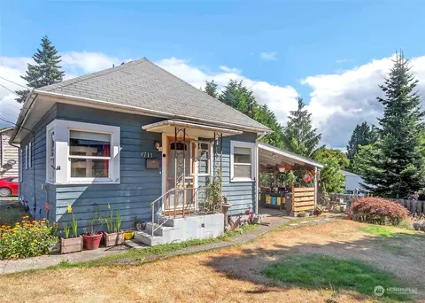 1711 12th St, Everett, WA 98201