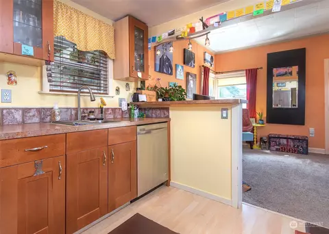 Kitchen - 1711 12th St, Everett, WA 98201 photo 5 of 5