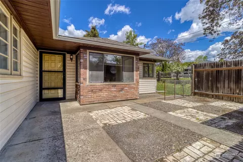 915 E Chestnut St, Walla Walla, WA 99362 photo 3