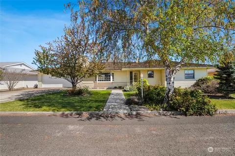 805 E 3rd Ave, Odessa, WA 99159